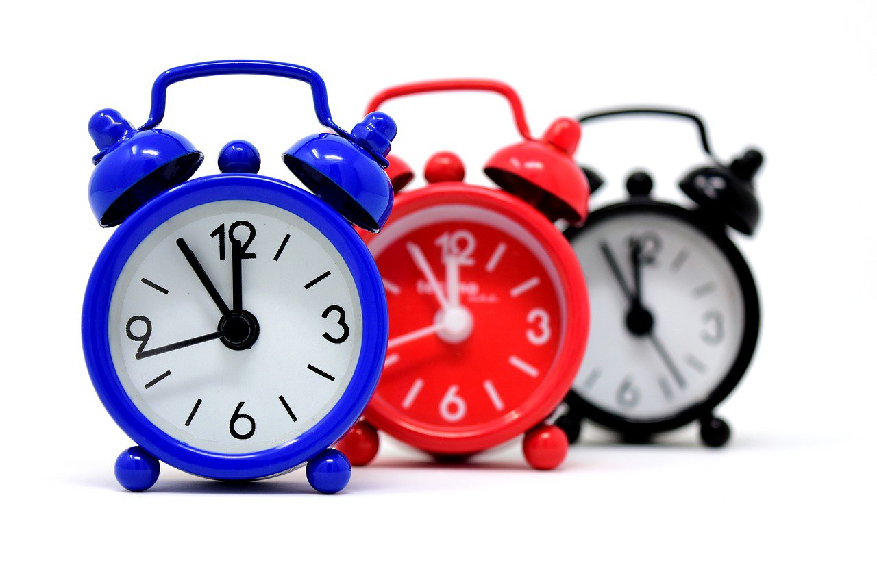 صبح زود بیدار شدن در بهبود مهارت مدیریت زمان در تولید محتوا